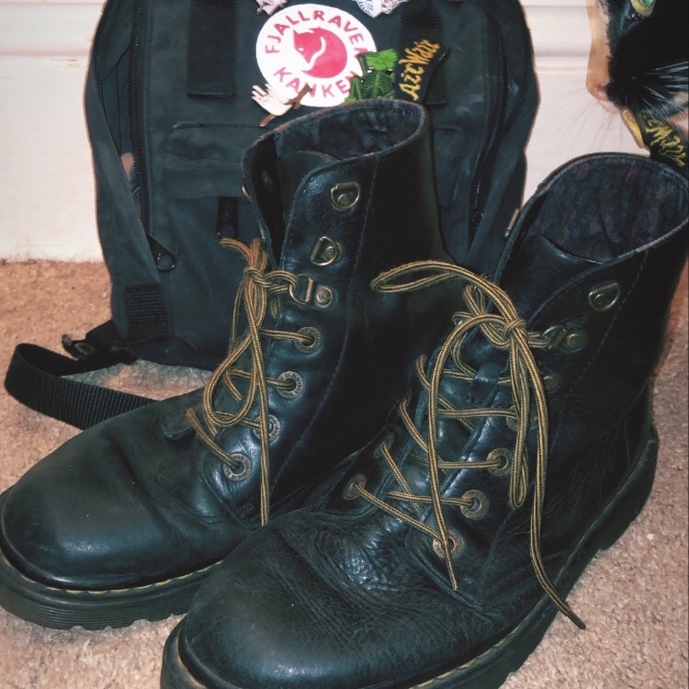 Vintagey dr martens